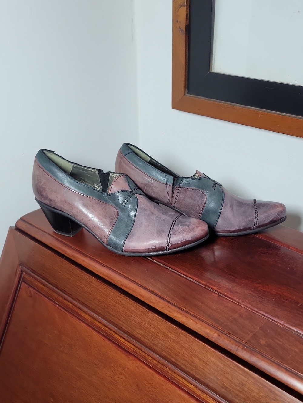Two-Tone Leather Booties in Mauve and Charcoal